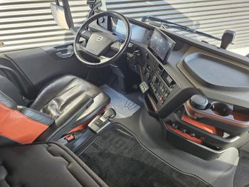 Volvo FH 16 750 / 8x4 / 245.000 kg / RETARDER /